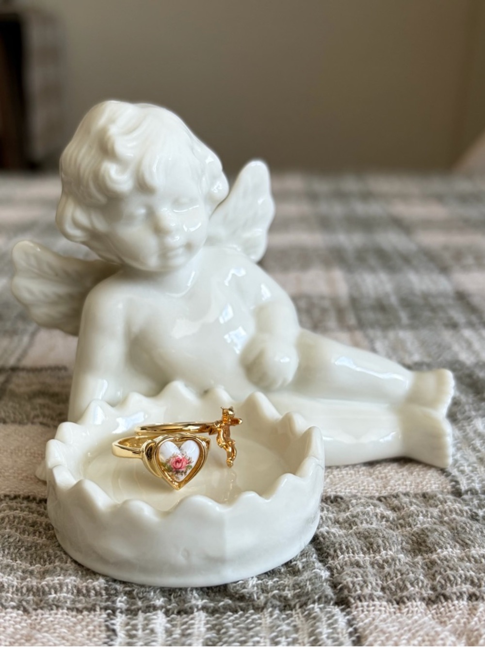 Vintage Cherub Mini Trinket Dish - Picture 2 of 13